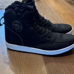 BILT Men's Black Athletic Shoes